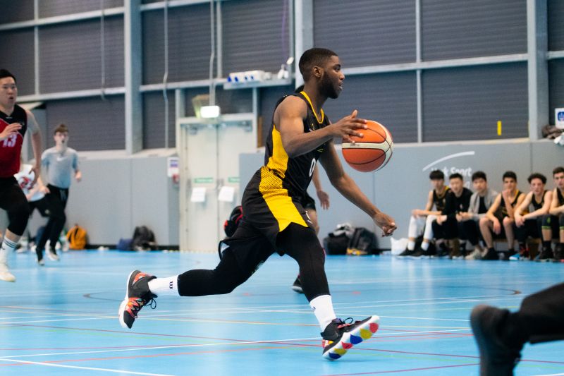 在羽毛球赛 在羽毛球赛